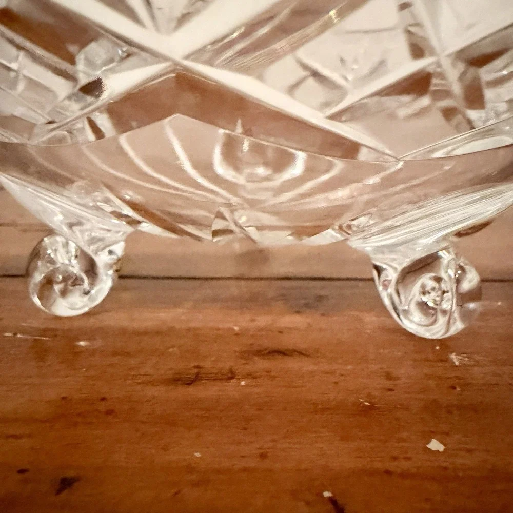 Vintage Crystal‎ Cut Glass Footed Fruit Bowl With Scalloped Edges 9